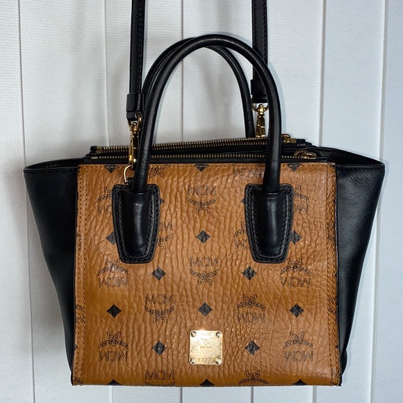 MCM Handbags - 🔥FLASH SALE🔥HP🎉Authentic MCM small visetos Kathy handbag